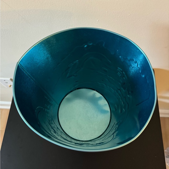 Jurassic World Dominion Movie Popcorn Bucket - AMC - Picture 3 of 4